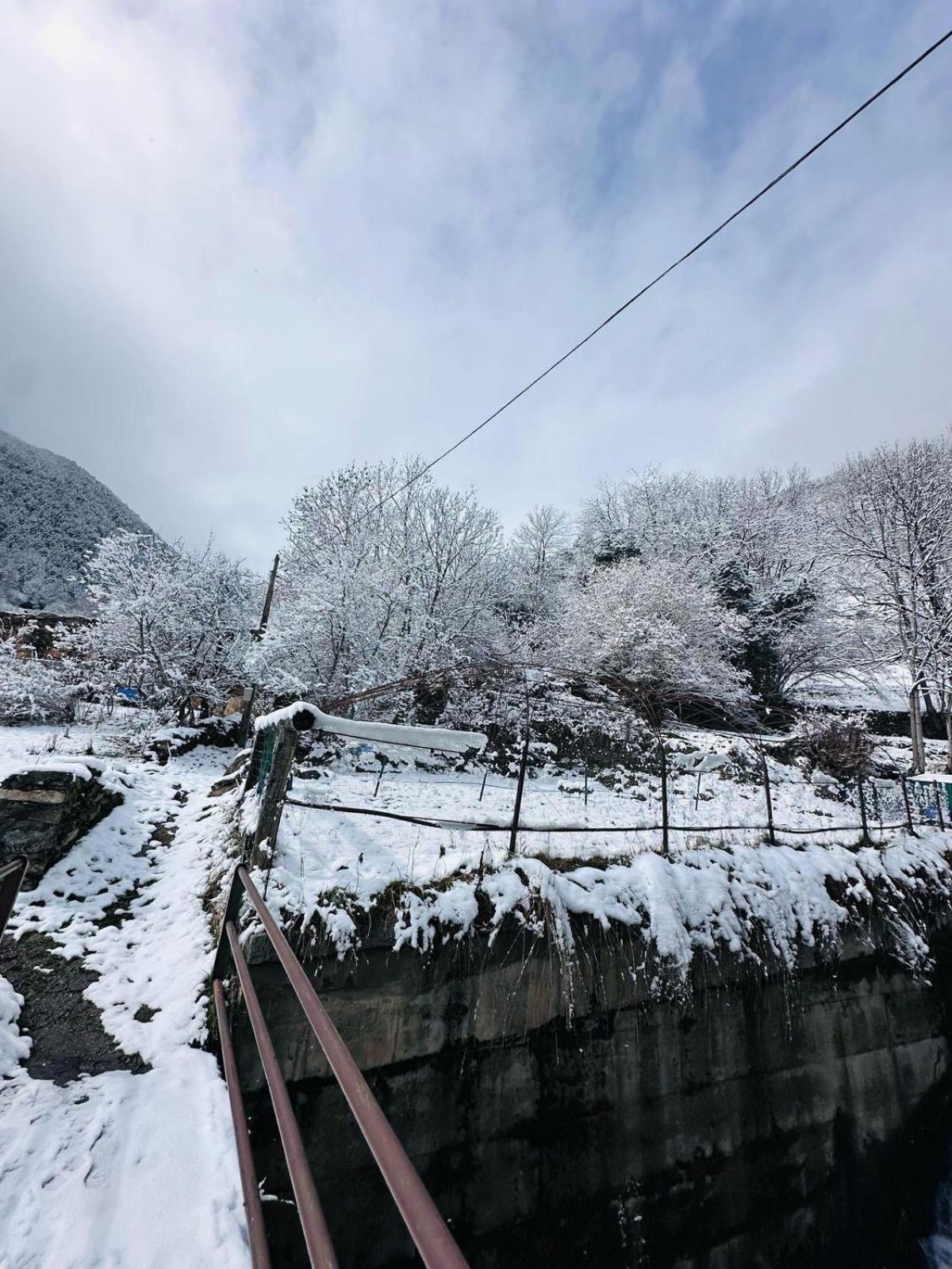 Hotel Valls Valira Os de Civís Kültér fotó