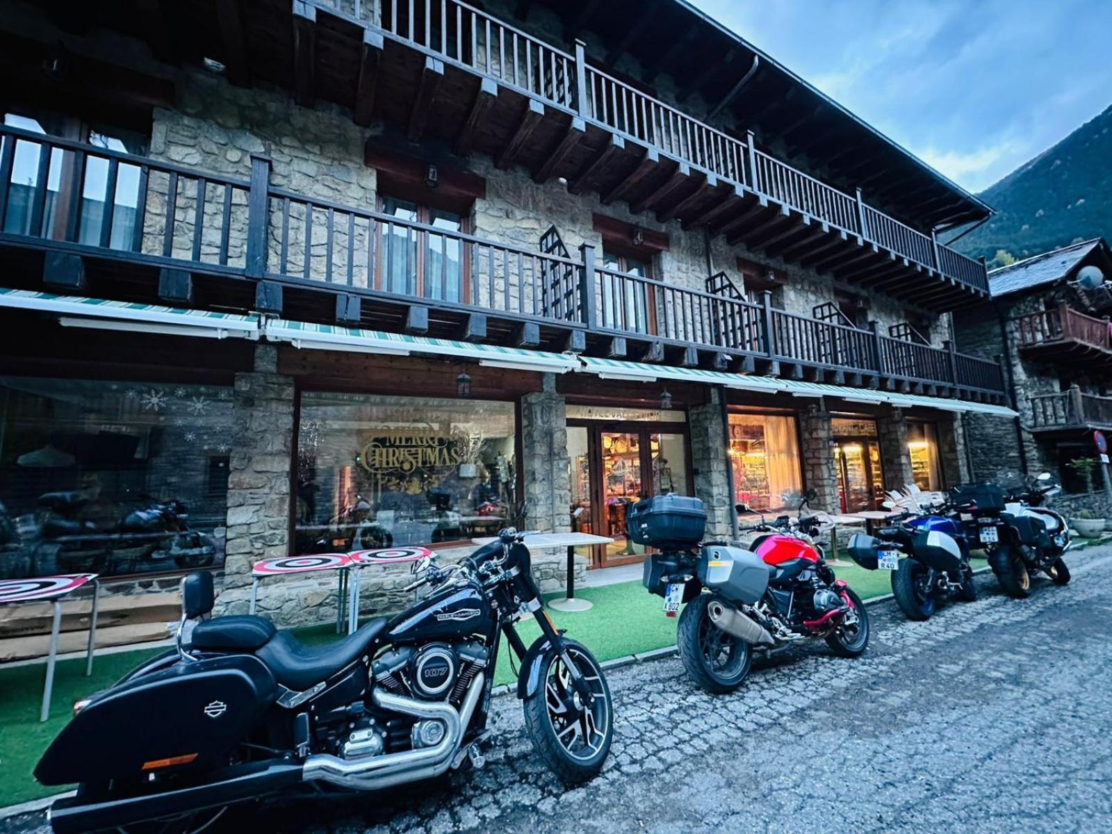 Hotel Valls Valira Os de Civís Kültér fotó